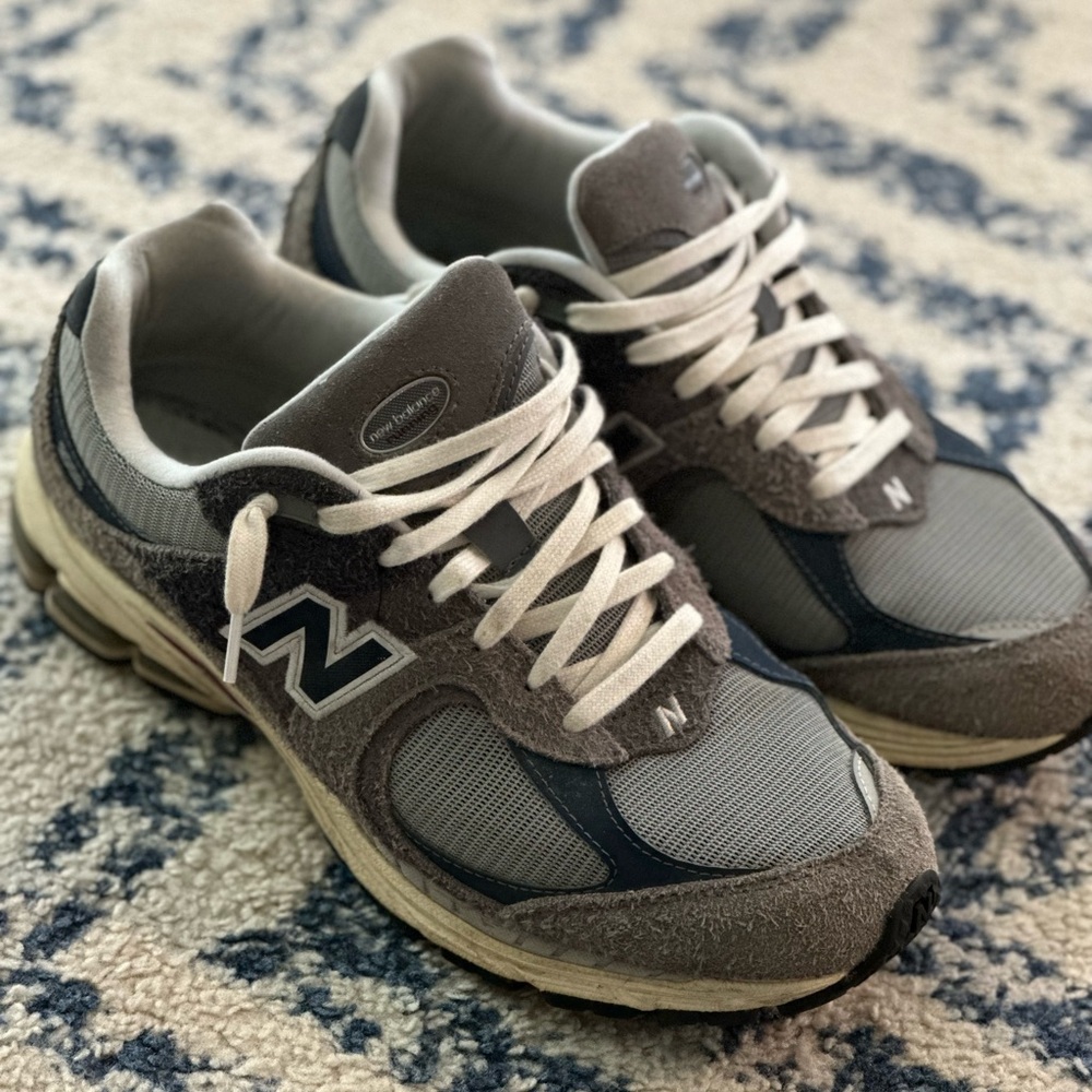 New Balance 2002R Men’s 10.5 Shoes